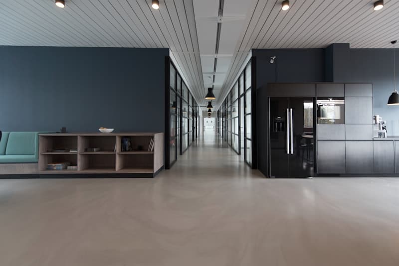 Commercial storefront glass system